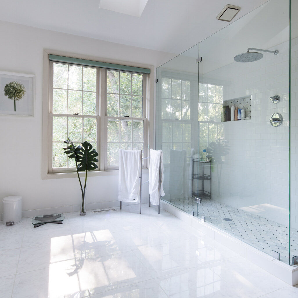 2258_white_bathroom_1
